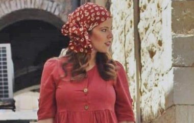 שרה בקר בהפקה לחנות רייצ'ל | צילום: עדן שיטרית