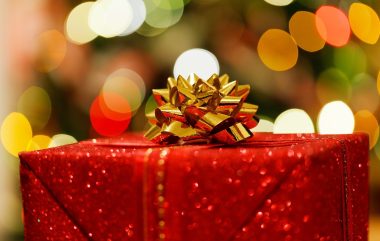 Christmas Present 83119 1280
