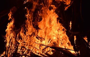 fire-gced366e3c_1920