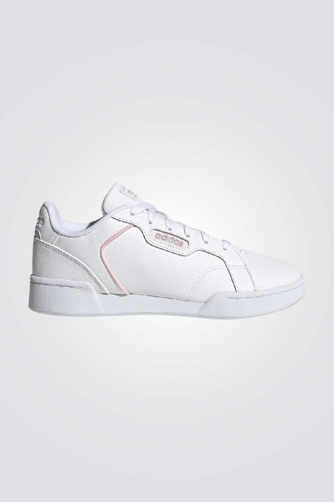 סניקרס Roguera J בצבע לבן מהמותג Adidas מחיר 192 ברשת המשביר צילום יחצ